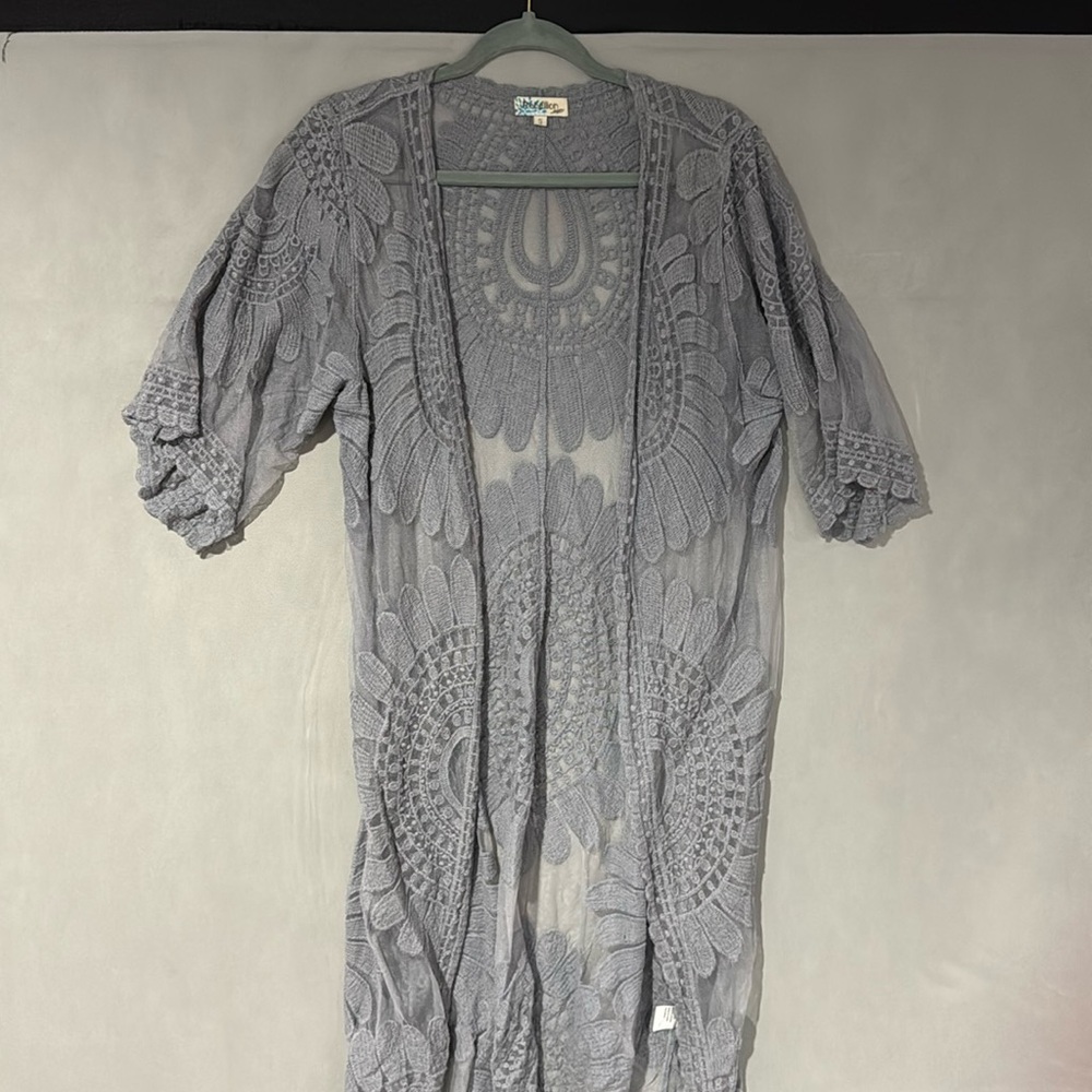 Rebellion gray kimono in excellent condition.